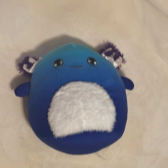 Squishmallows Miss Vi Blue/Purple Axolotl SCENTED 8” NWOT Mystery Squish🍄😳 - Picture 5 of 7